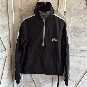 Vintage 1980s Nike Men's Black and Gray Windbreaker